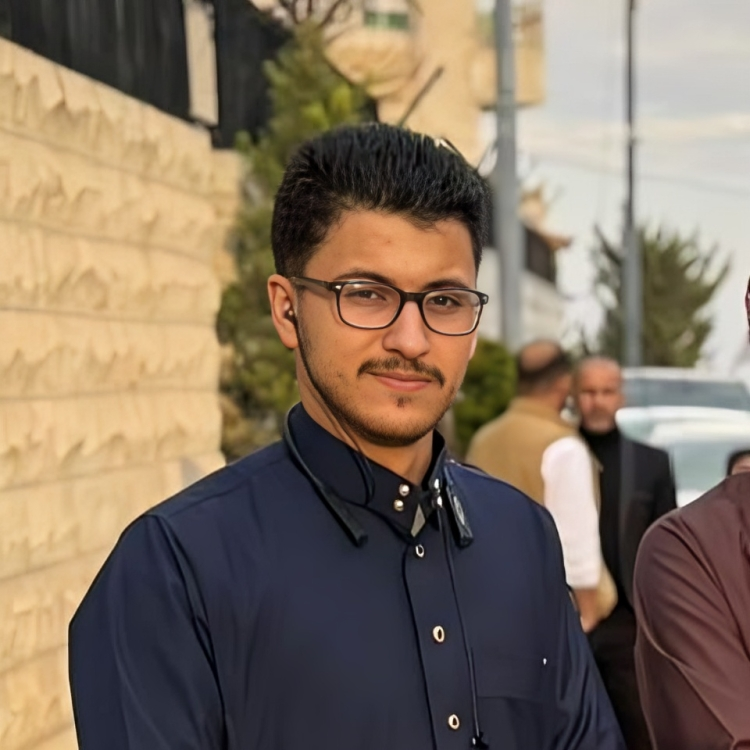 عمر علي آل خطاب